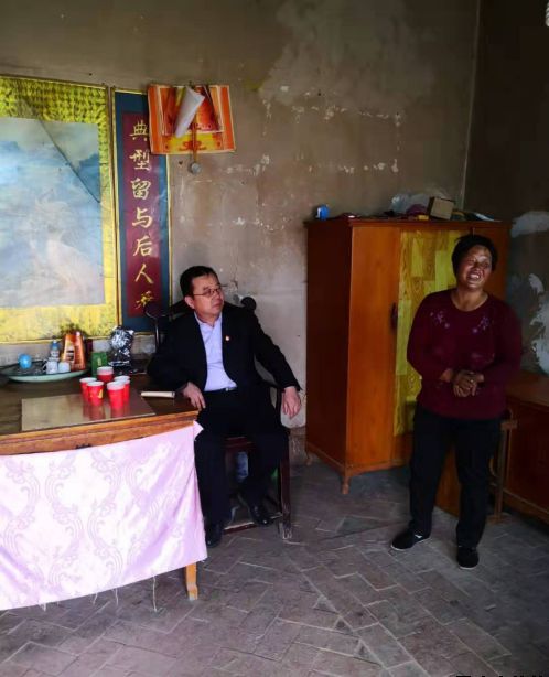 平?jīng)鲢垂鹃_展“踐行初心使命，助推脫貧攻堅(jiān)”主題黨日活動(dòng)(圖2)