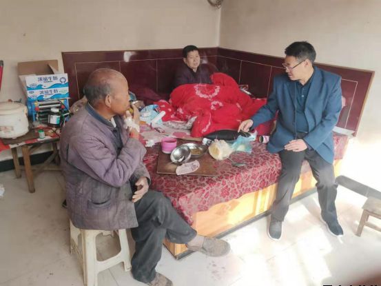 平?jīng)鲢垂鹃_展“踐行初心使命，助推脫貧攻堅(jiān)”主題黨日活動(dòng)(圖6)