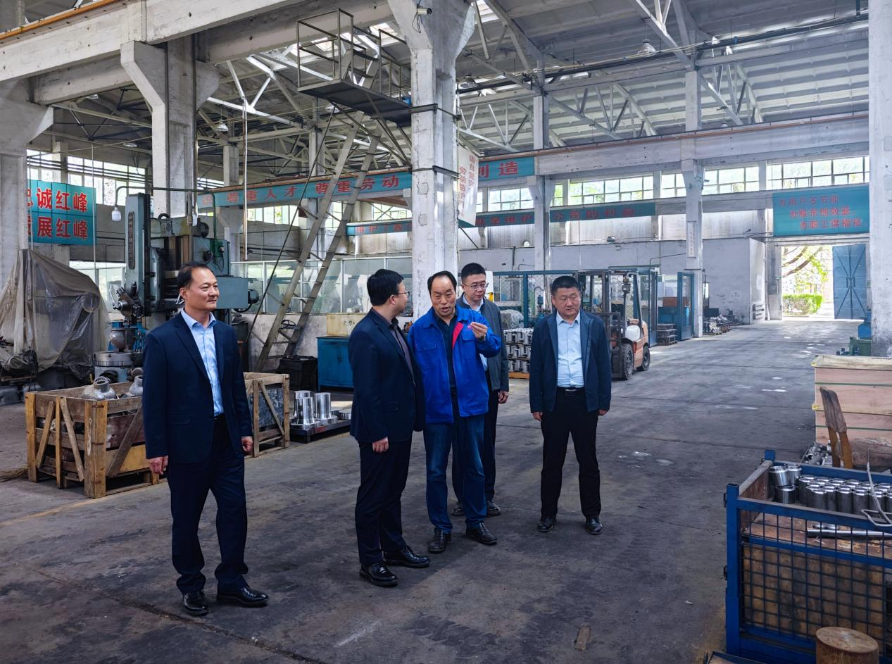 市產(chǎn)投集團(tuán)赴紅峰、虹光考察學(xué)習(xí)(圖2)